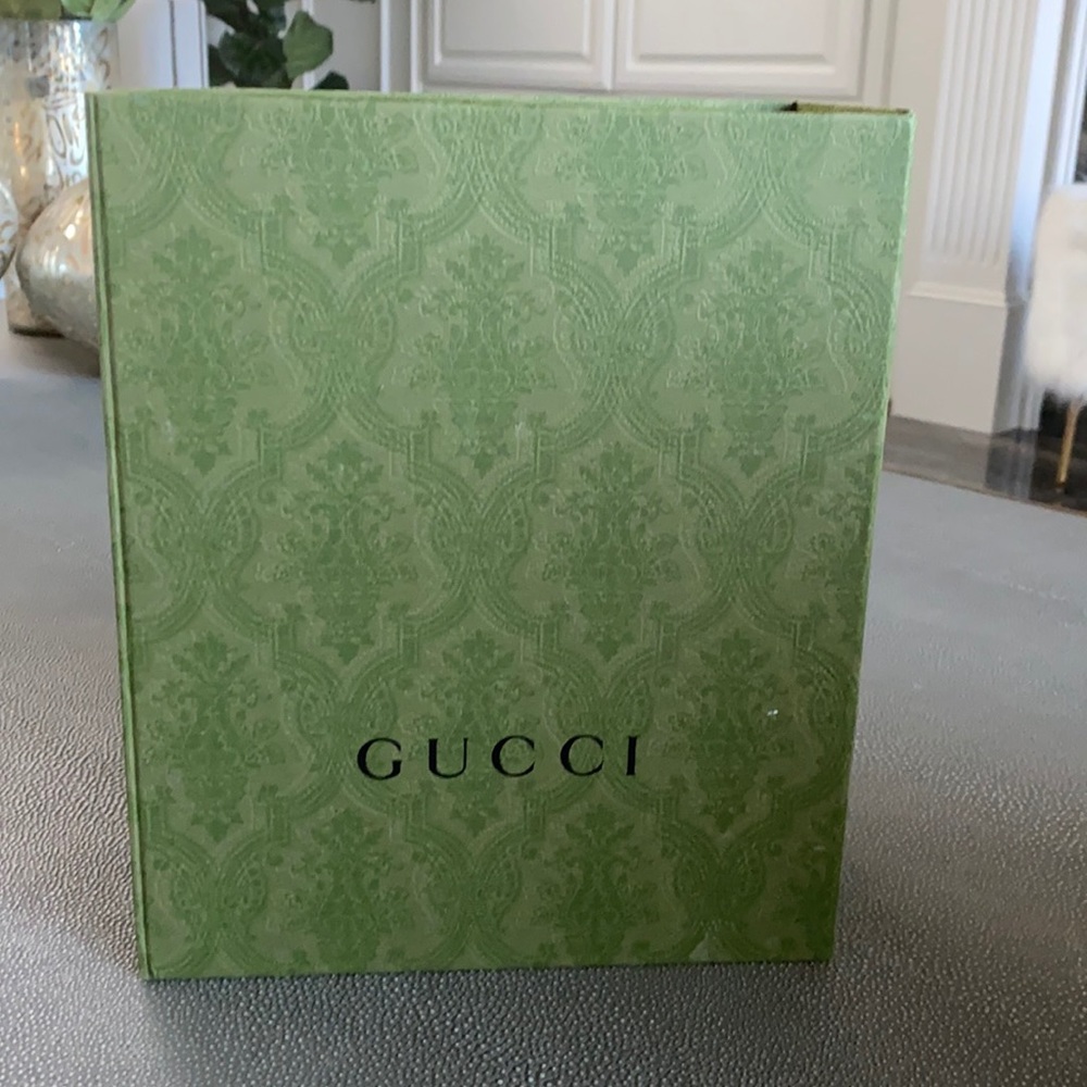 Gucci box